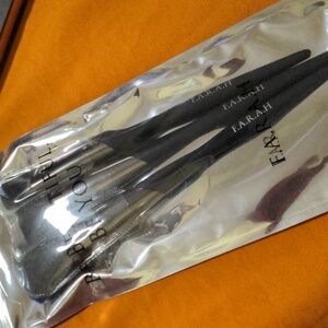 Farah make up brushes